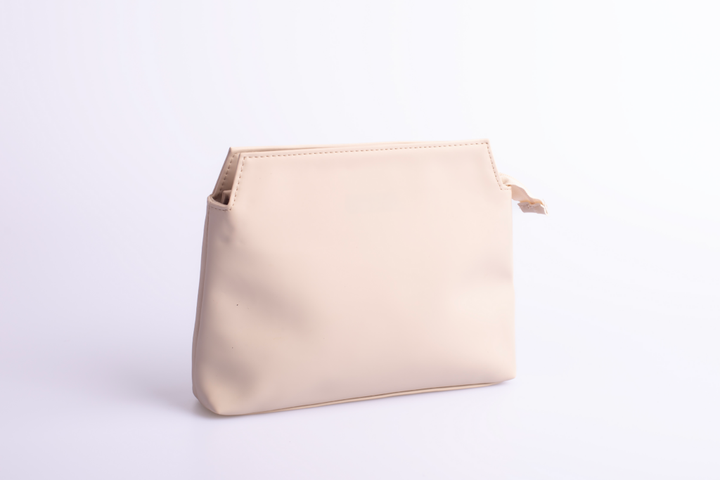 Světle béžová kosmetická taška vhodná jako reklamní předmět s možností brandingu na míru